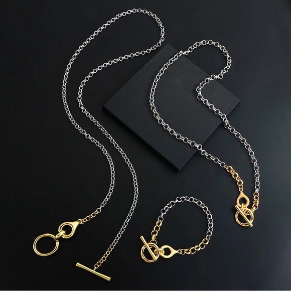 ✨✨Toggle Clasp 23” Necklace✨✨ - Picture 2 of 3